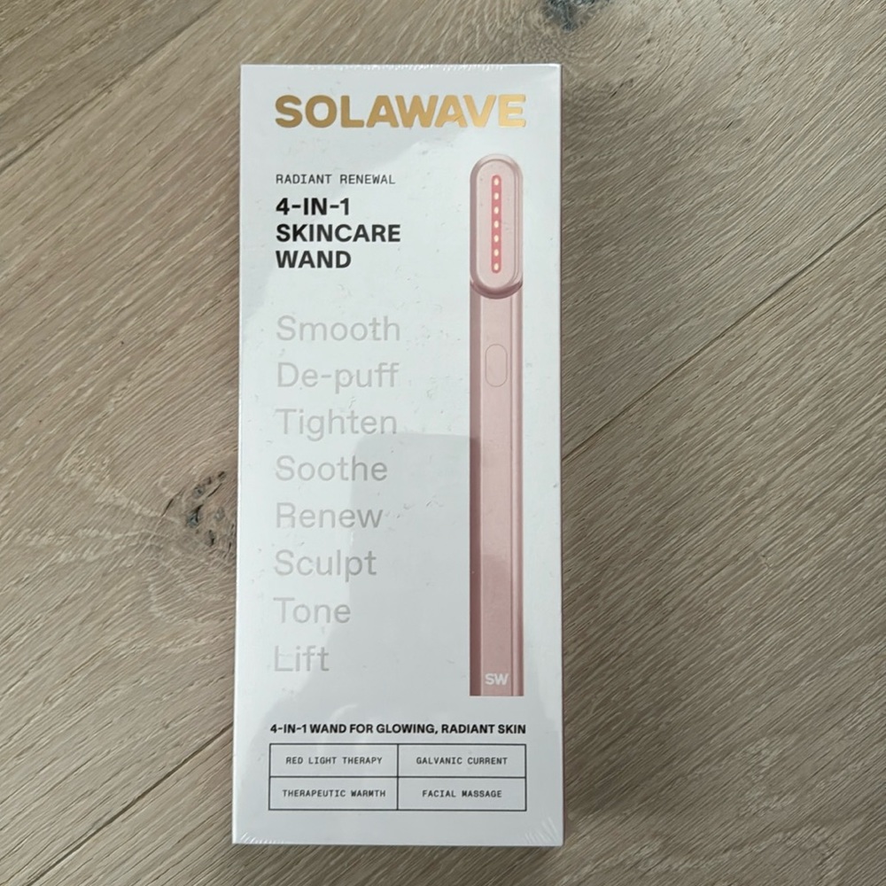 Solawave 4-in-1 Radiant Renewal Skincare Wand Brand New
